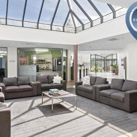 Ibis Styles Canberra Eagle Hawk Exterior photo
