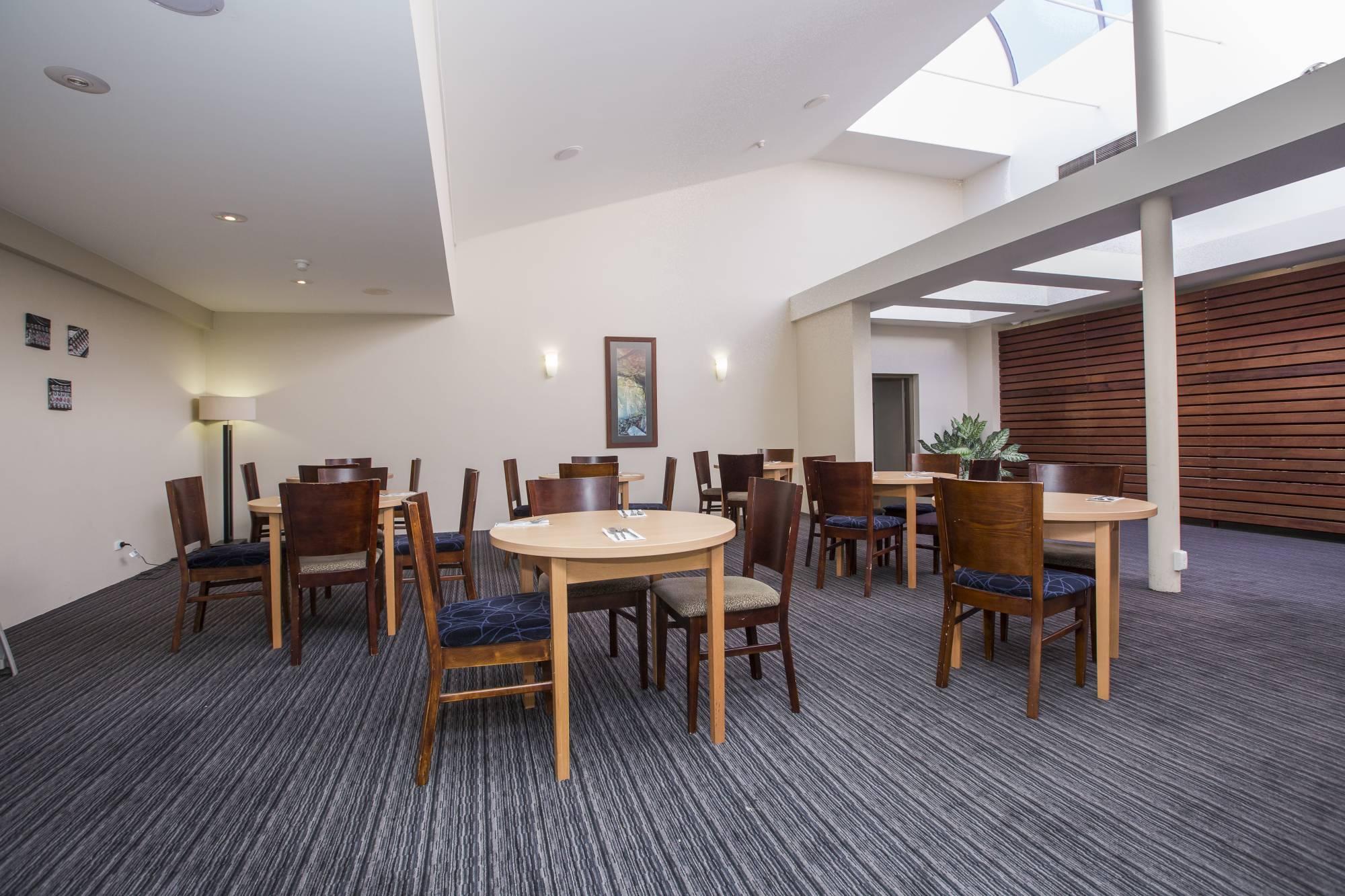 Ibis Styles Canberra Eagle Hawk Exterior photo