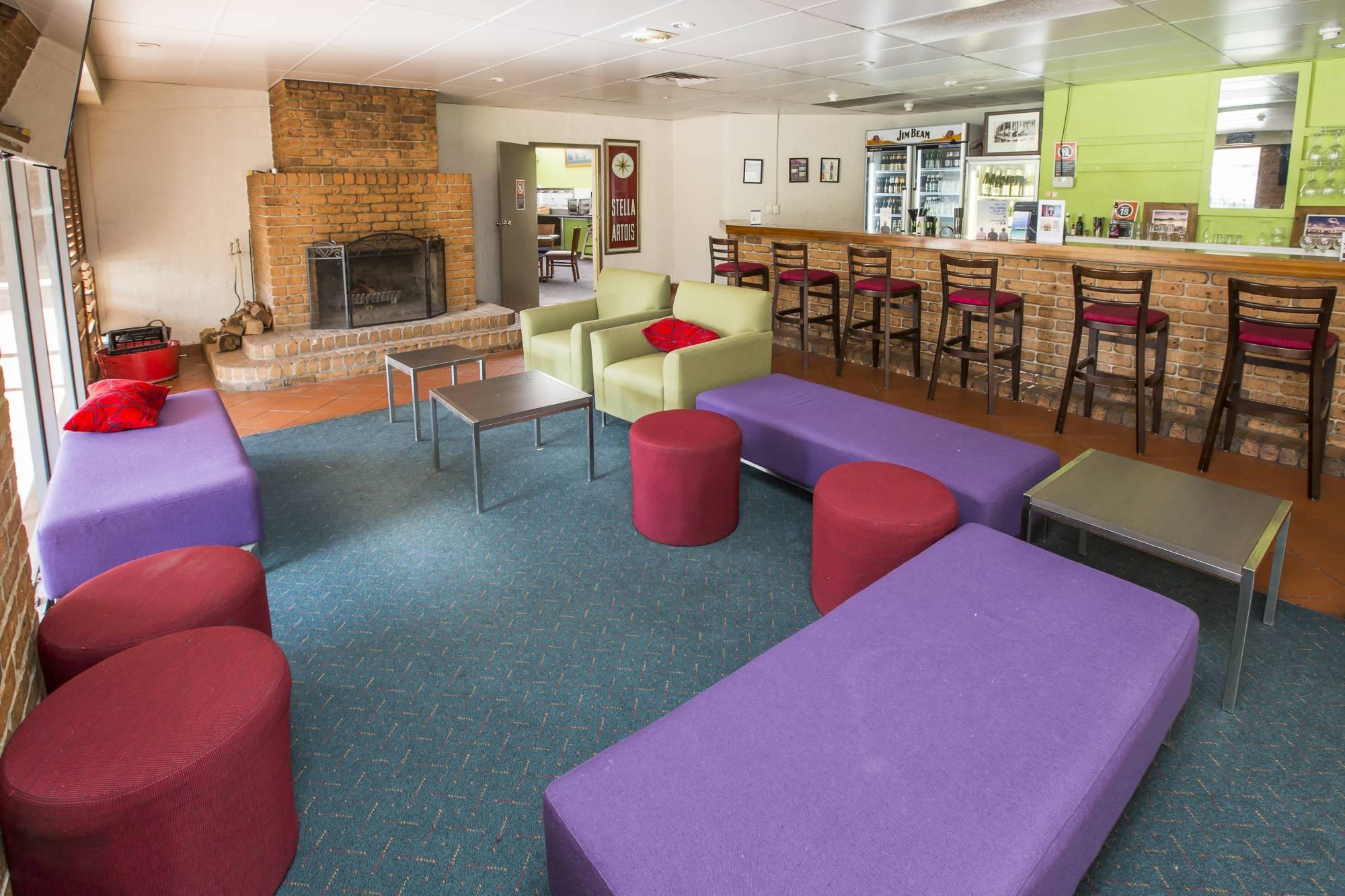 Ibis Styles Canberra Eagle Hawk Exterior photo