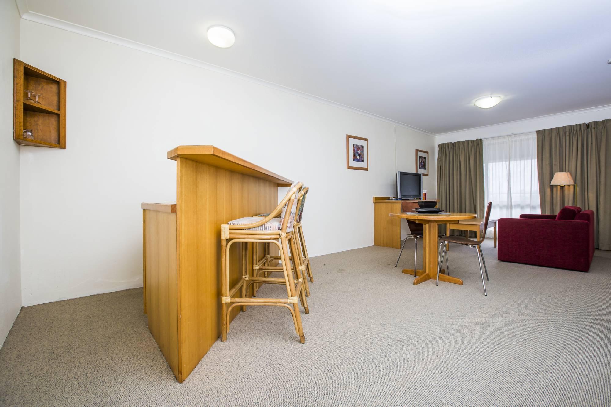 Ibis Styles Canberra Eagle Hawk Exterior photo