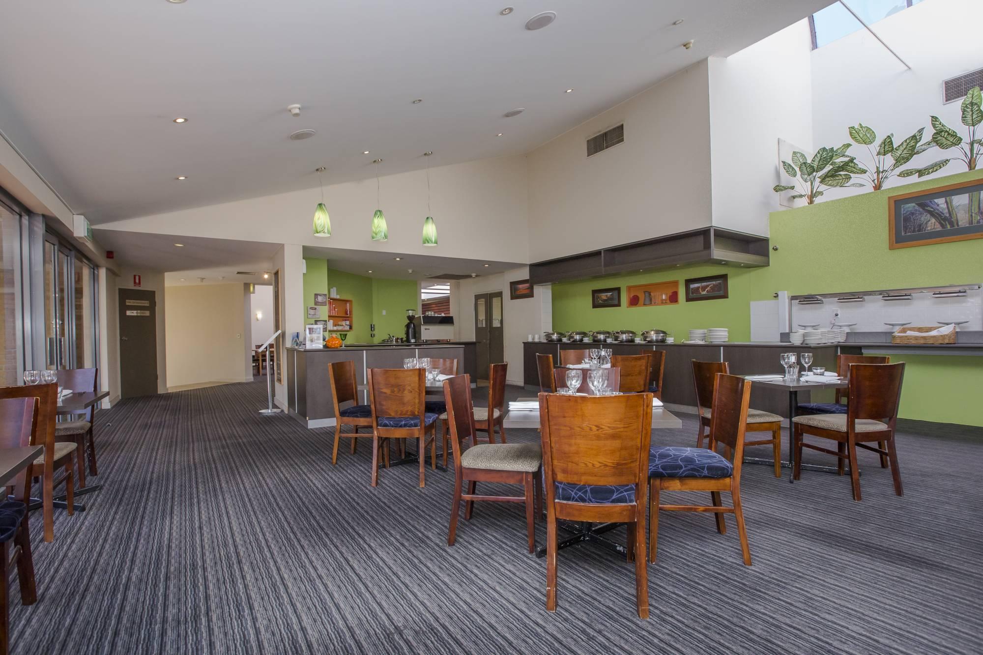 Ibis Styles Canberra Eagle Hawk Hotel Exterior photo