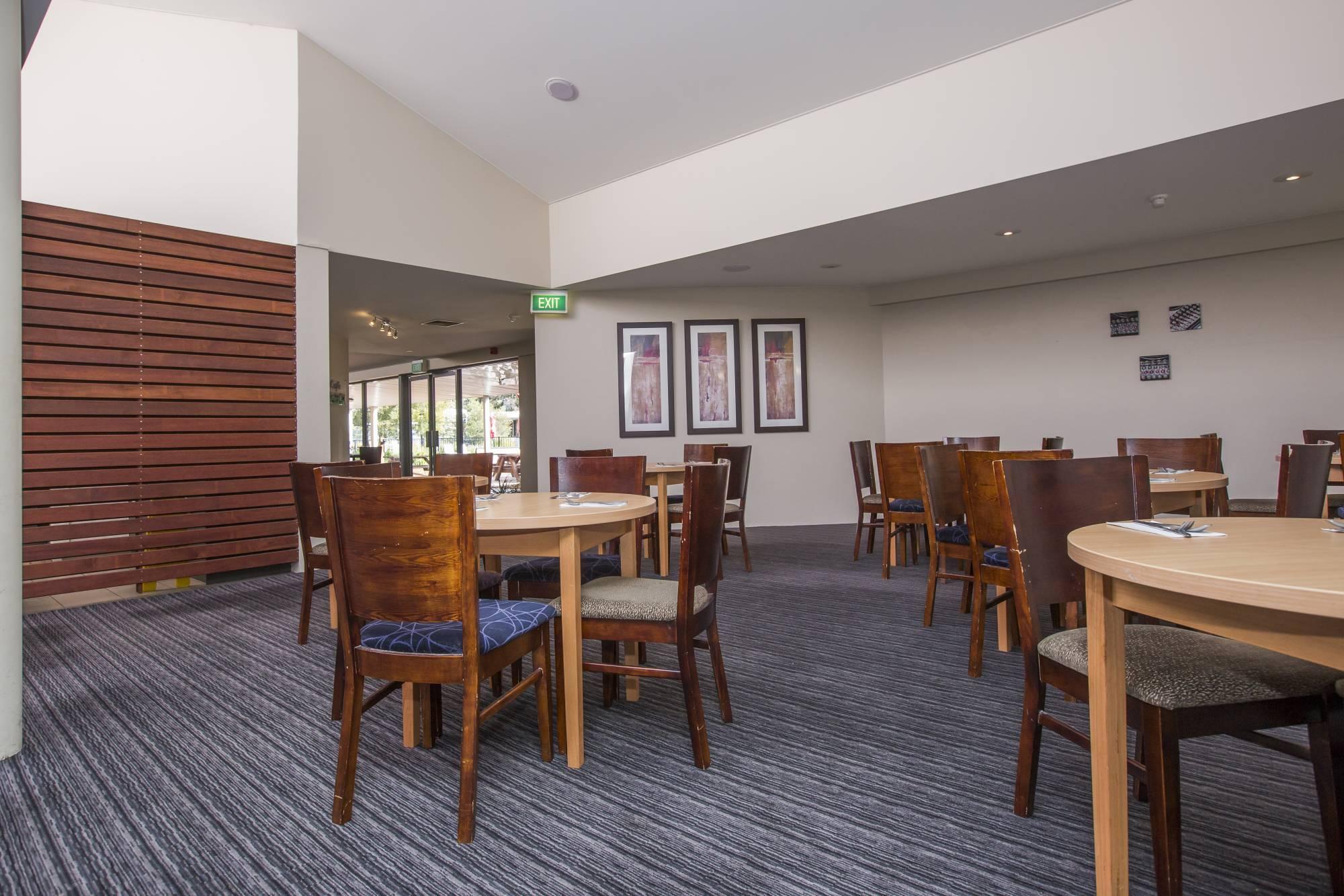 Ibis Styles Canberra Eagle Hawk Exterior photo