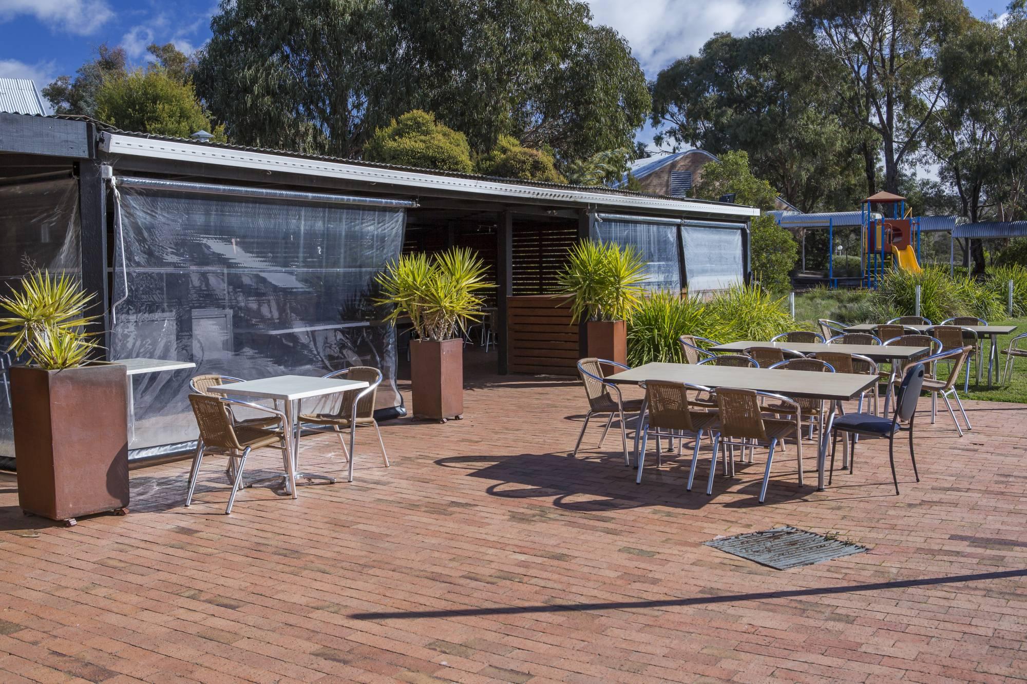 Ibis Styles Canberra Eagle Hawk Exterior photo