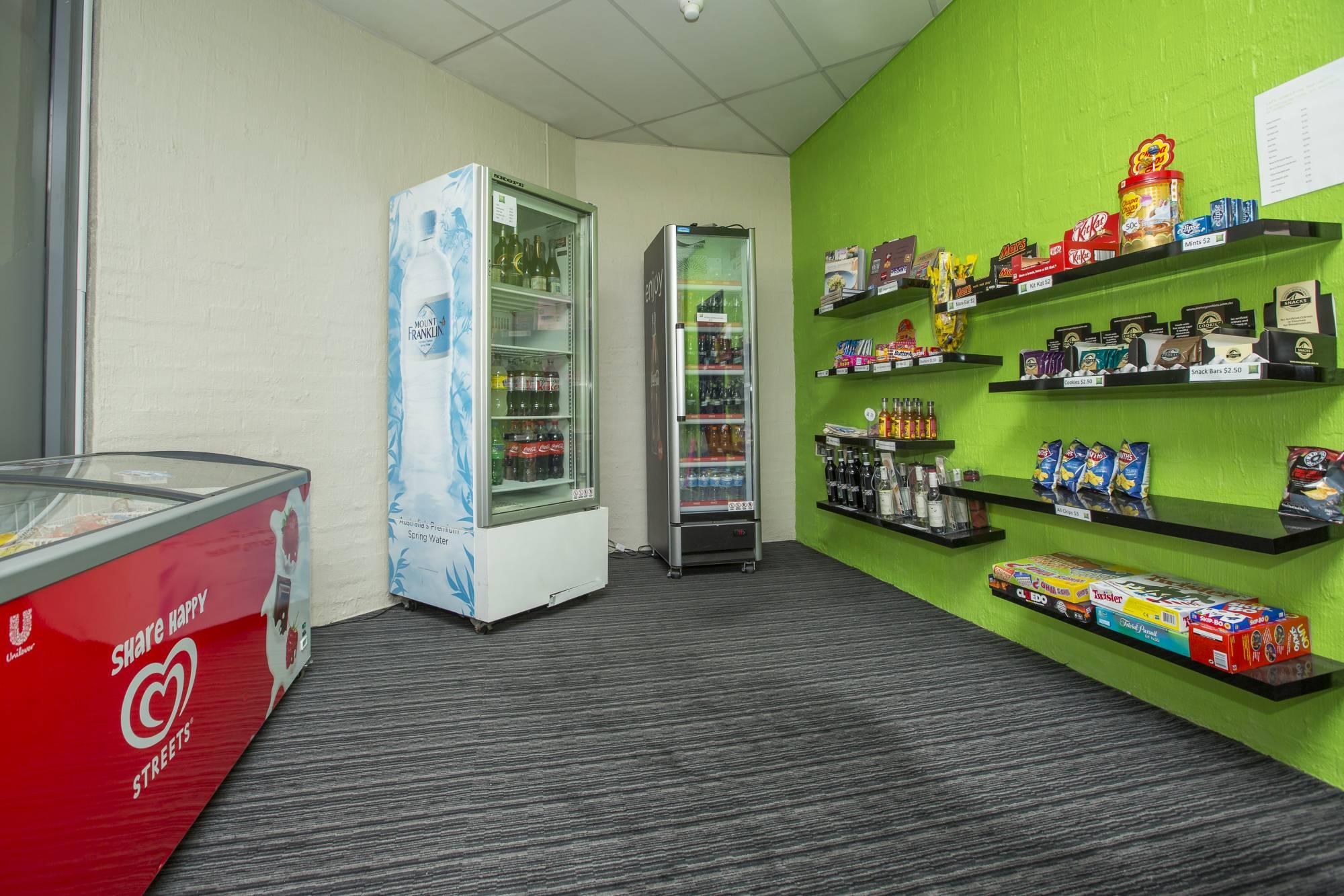 Ibis Styles Canberra Eagle Hawk Exterior photo