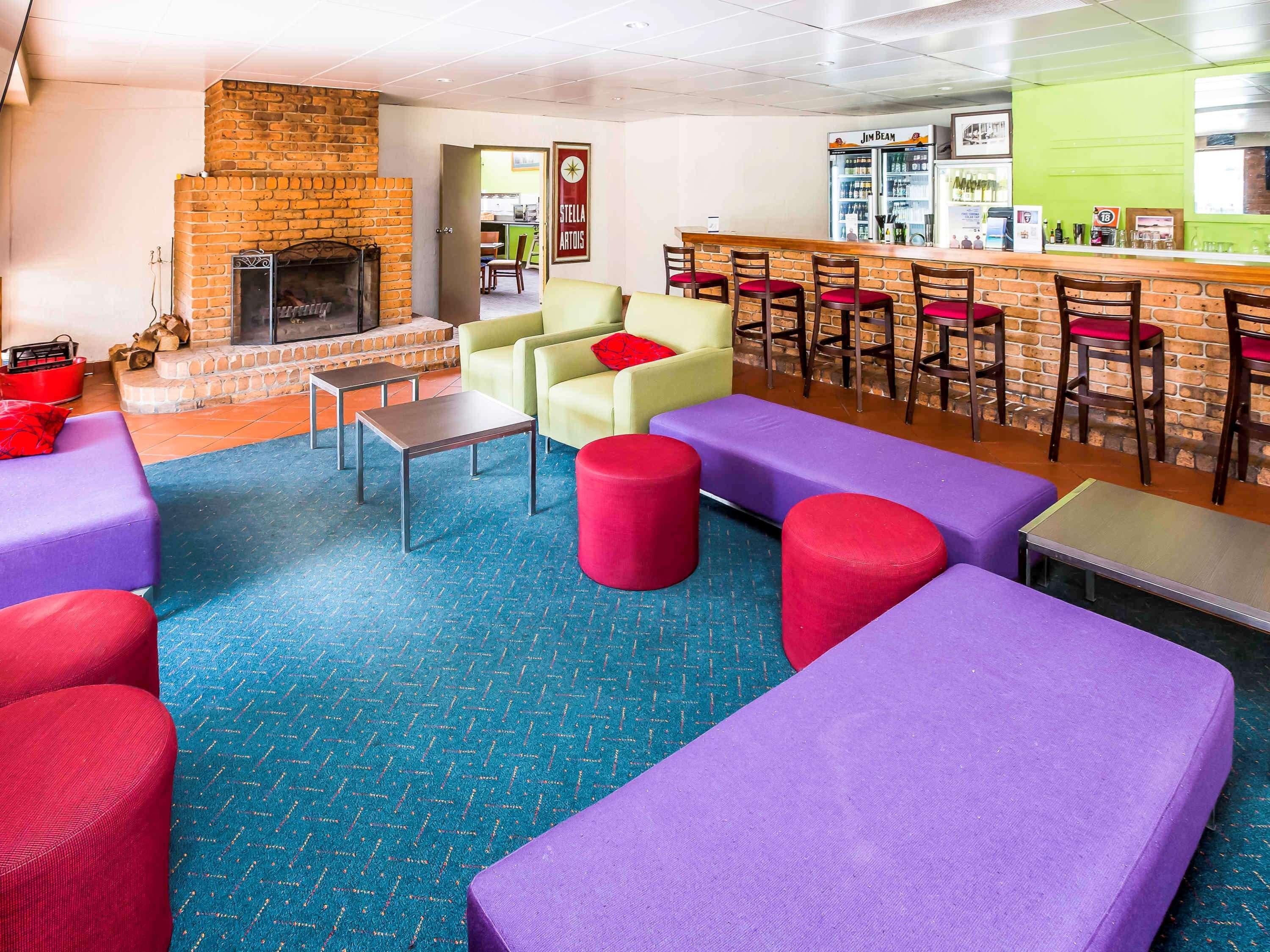 Ibis Styles Canberra Eagle Hawk Exterior photo