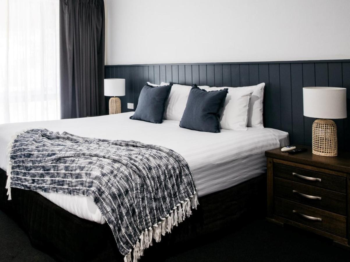 Ibis Styles Canberra Eagle Hawk Exterior photo