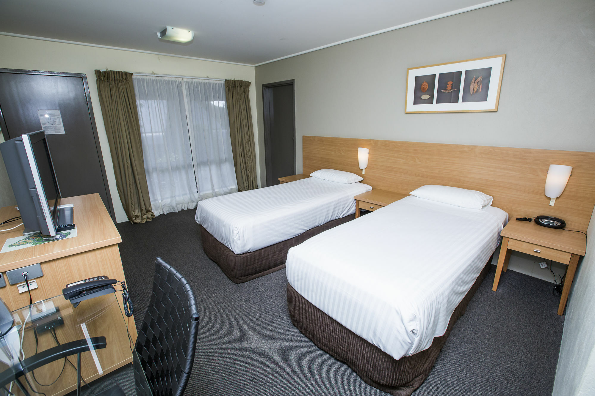 Ibis Styles Canberra Eagle Hawk Hotel Exterior photo